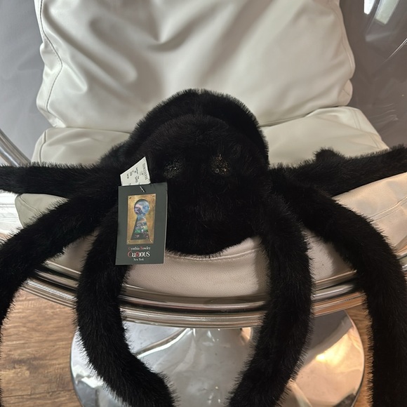 Cynthia Rowley Spider Pillow Set - Picture 2 of 5